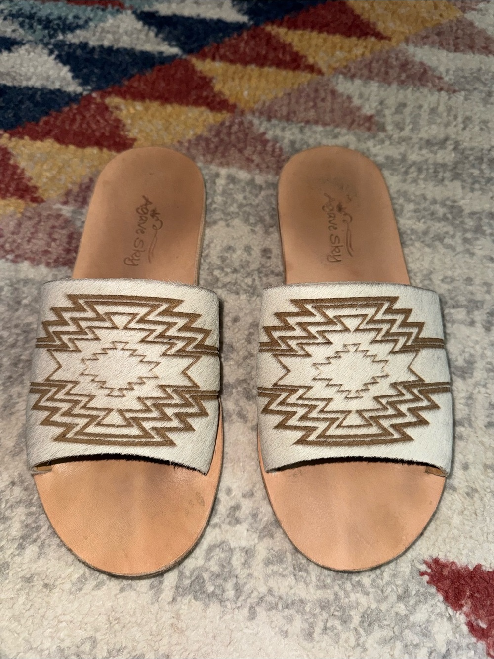 White & Tan Embroidered Slides